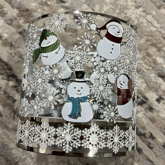 Bath & Body Playing Snowmen
3-Wick Candle Holder - Picture 2 of 7